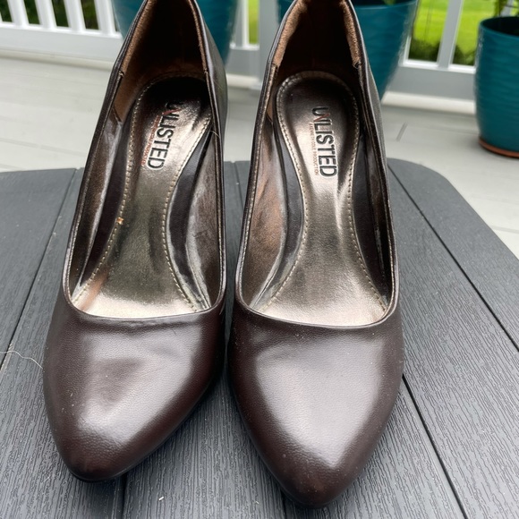 Rich chocolate brown pumps - Picture 2 of 6